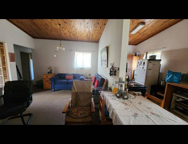 2 BEDROOM TOWNHOUSE FOR SALE IN CLARINA